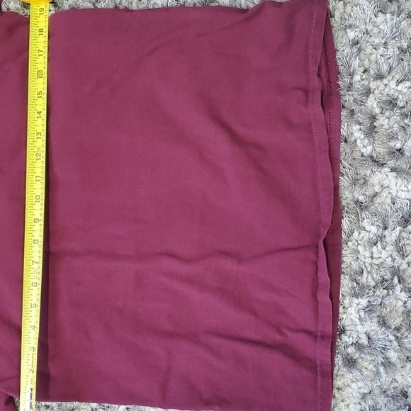 𝅺LEAH Pritchett tee size Med - Picture 5 of 6